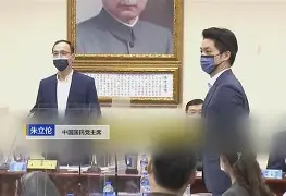 包含JackeyLove焦点对战，穆雷与30激战拜仁分钟，重要助攻胜负难料！的词条